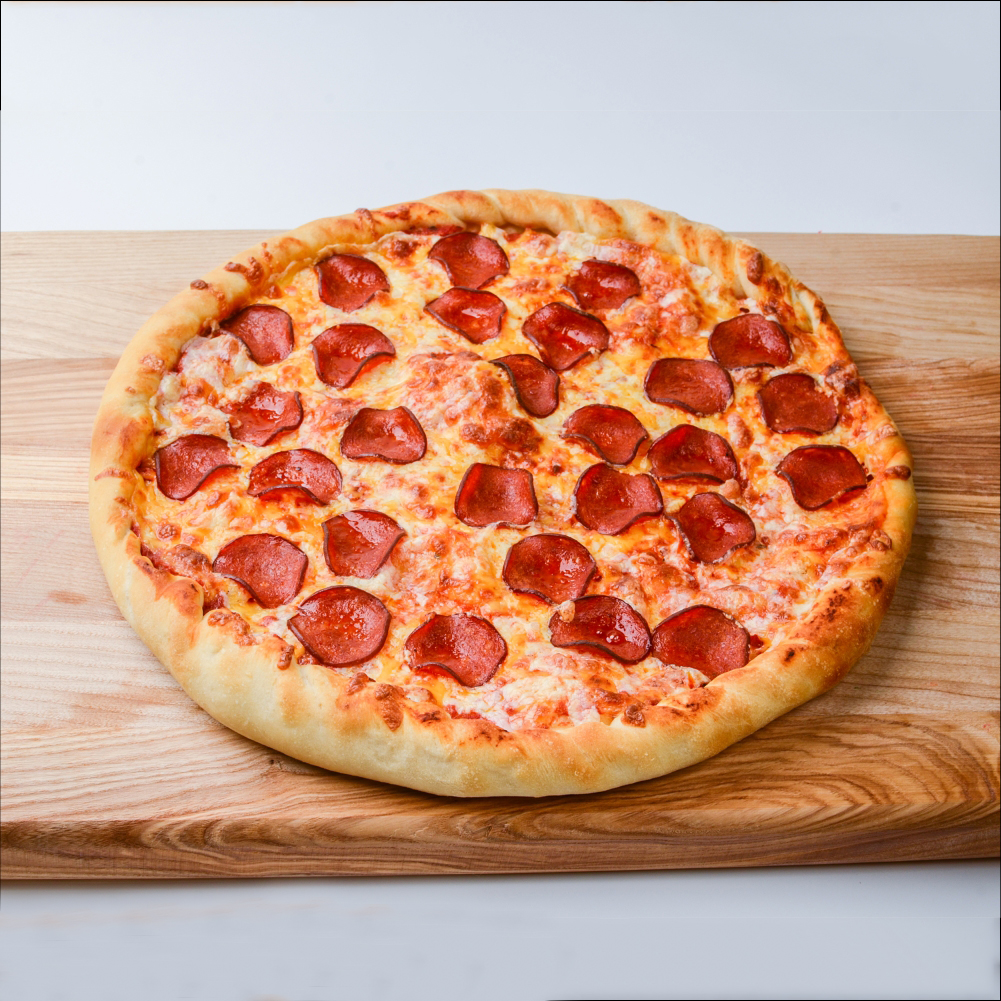 Пицца пепперони граммы. Ташир пицца пепперони. Пицца пепперони. Пицца пепперони сверху. Вкусы пиццы.